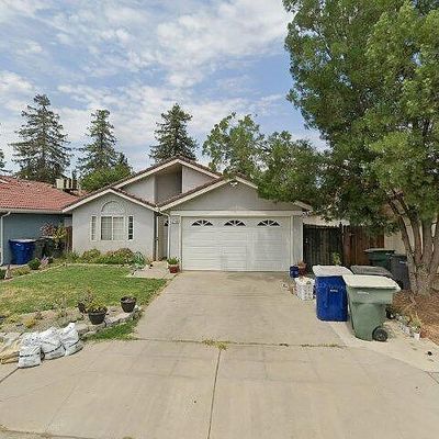 5746 W Tenaya Ave, Fresno, CA 93722