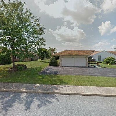 5763 Whitemarsh Dr, Macungie, PA 18062