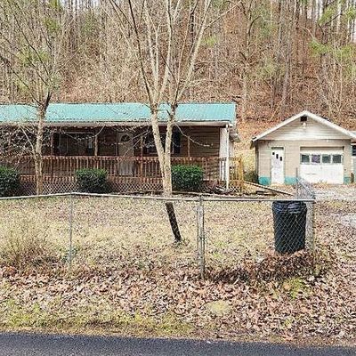 577 Harolds Branch, Pikeville, KY 41501