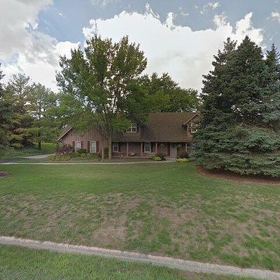 5775 S Oxford Dr, New Berlin, WI 53146