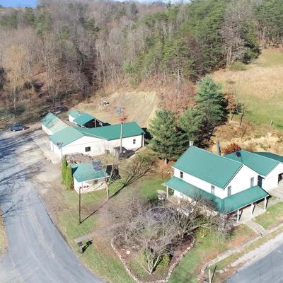 58 Peteys Hollow Rd, Port Trevorton, PA 17864