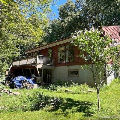 58 Round Hill Rd, Bethany, CT 06524