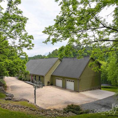 65 Walnut Cove Rd, Mars Hill, NC 28754