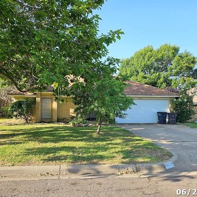 6521 Basswood Dr, Fort Worth, TX 76135