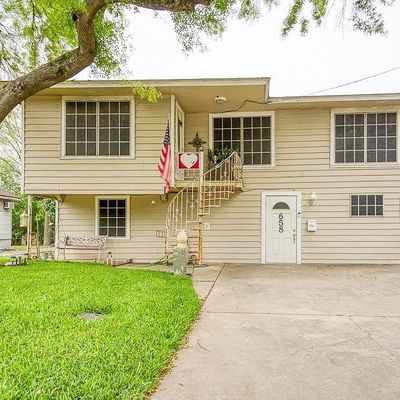 658 Trevino St, Alice, TX 78332