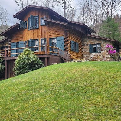 66 Red Ridge Rd, Milroy, PA 17063