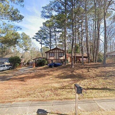 664 S Indian Creek Dr, Stone Mountain, GA 30083