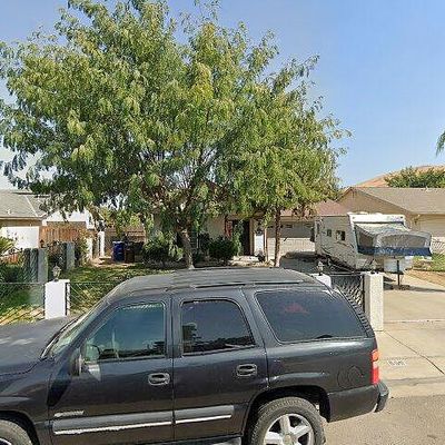 668 E Lakeview Ave, Woodlake, CA 93286