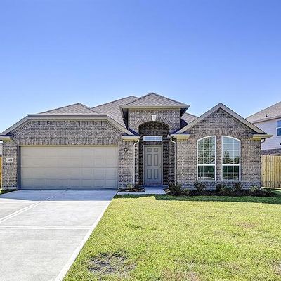 669 Woodhaven Lakes Dr, La Marque, TX 77568