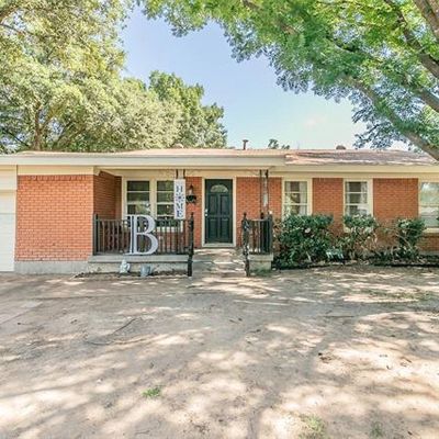 6701 Mike Dr, North Richland Hills, TX 76180