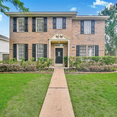 6722 Flowermound Dr, Sugar Land, TX 77479