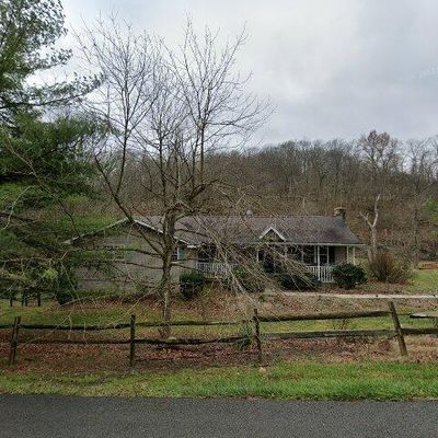 68 Zediker Station Rd, Washington, PA 15301