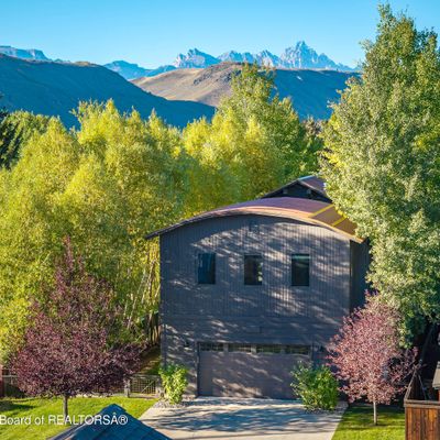 686 E Simpson Ave, Jackson, WY 83001