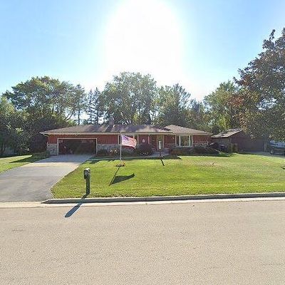 6919 N Milwaukee River Pkwy, Milwaukee, WI 53209