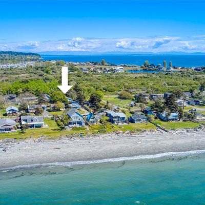 697 Marine Dr, Point Roberts, WA 98281