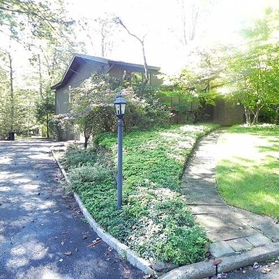 7 Gary Ct, Woodcliff Lake, NJ 07677