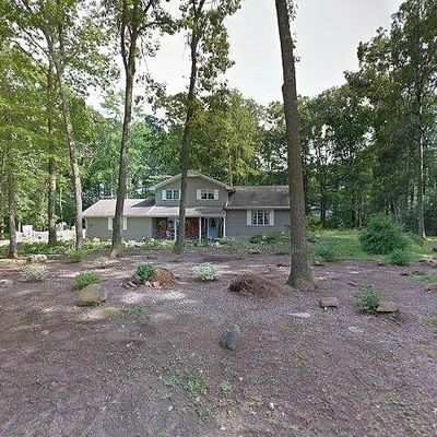 7 Old Wood Rd, Avon, CT 06001