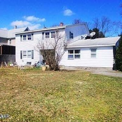 700 1 St St, Matamoras, PA 18336