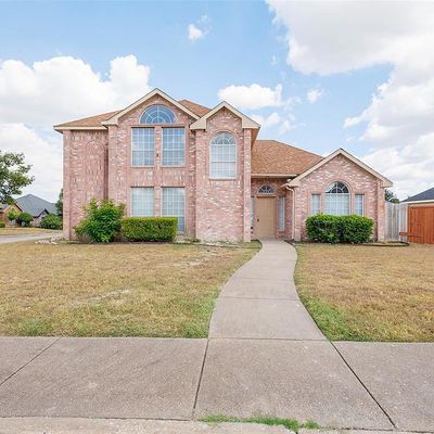 700 Stain Glass Dr, Desoto, TX 75115