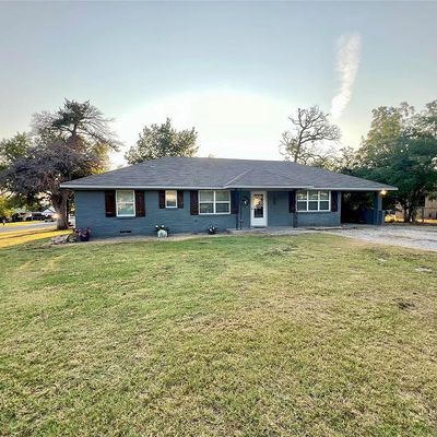 701 Denver St, Alvord, TX 76225