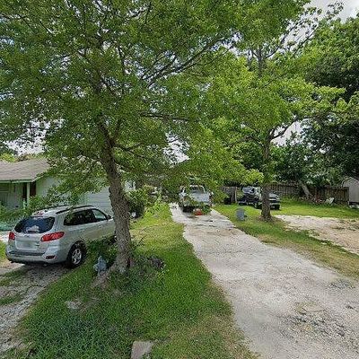 7010 Wendemere St, Houston, TX 77088