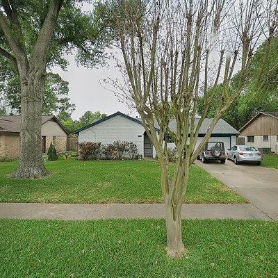 7011 Pine Grove Dr, Houston, TX 77092