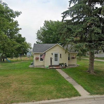 702 1 St St, Hawley, MN 56549