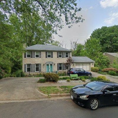 6207 Waterway Dr, Falls Church, VA 22044