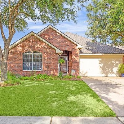 625 Castle Cove Ln, League City, TX 77573