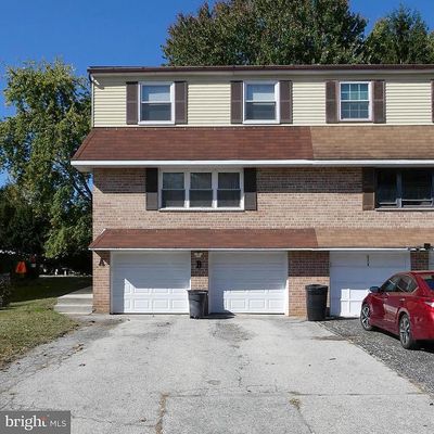 628 Country Ln, Morton, PA 19070