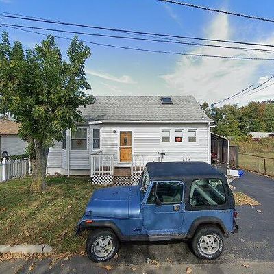 63 Irving Pl, Belford, NJ 07718