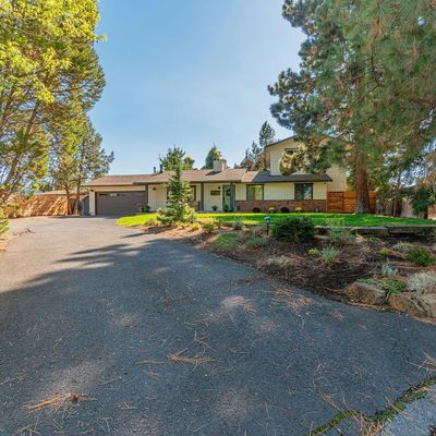 63034 Tourmaline Ln, Bend, OR 97703