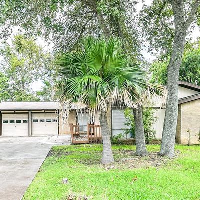 632 Meadowlawn St, La Porte, TX 77571