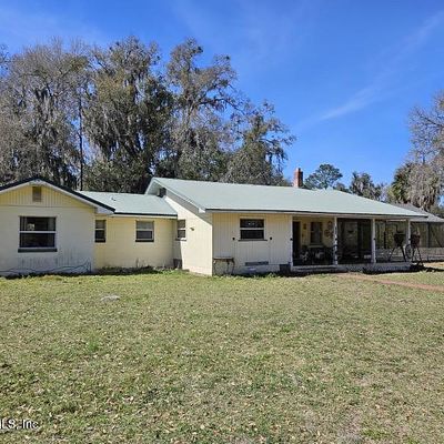 633 Cousintown Rd, Interlachen, FL 32148