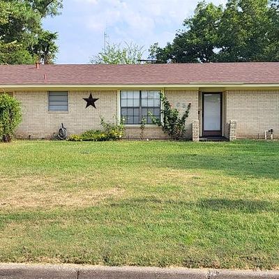 633 Pampa St, Sulphur Springs, TX 75482