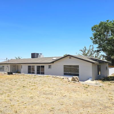 6349 S Volcano Ln, Hereford, AZ 85615