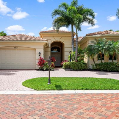 6352 Bellamalfi St, Boca Raton, FL 33496