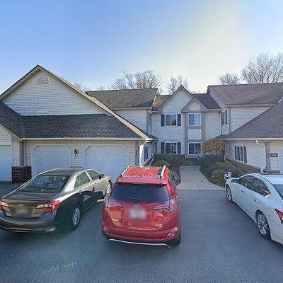 636 Pewaukee Rd #F, Pewaukee, WI 53072