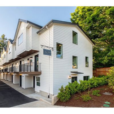 6361 E Burnside St, Portland, OR 97215