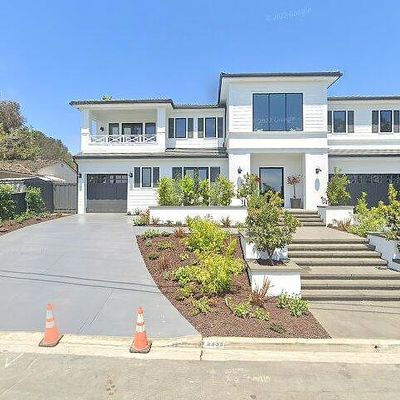 6389 Castejon Dr, La Jolla, CA 92037