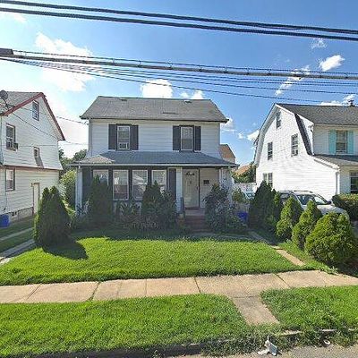 64 S Montgomery St, Valley Stream, NY 11580