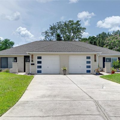 6401 Laurelwood Dr, Zephyrhills, FL 33542