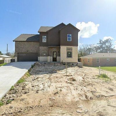 6413 N Ridgecrest Dr, Hitchcock, TX 77563