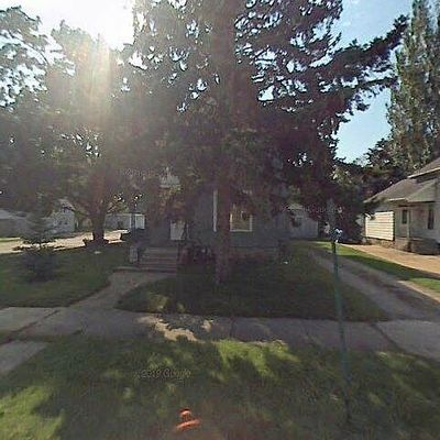 647 Waugoo Ave, Oshkosh, WI 54901