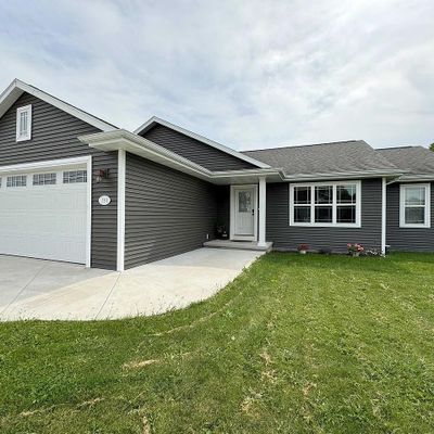 730 E Scott St, Omro, WI 54963