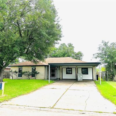 7309 Mockingbird Ln, Texas City, TX 77591