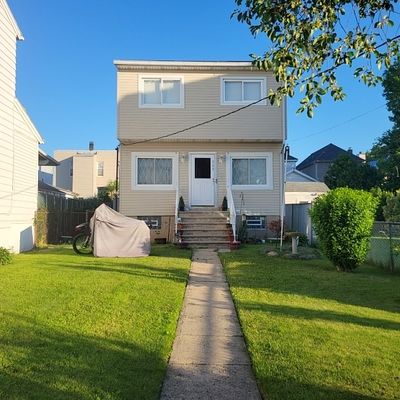 733 4 Th St, Secaucus, NJ 07094