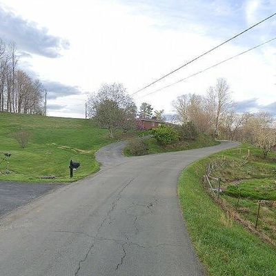 735 Baker's Ridge Road, Clintwood, VA 24228