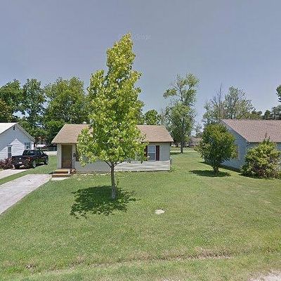 736 W Bain St, Dexter, MO 63841