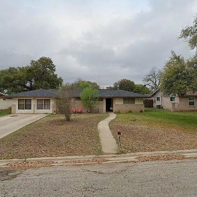 736 Skylane Dr N, Uvalde, TX 78801